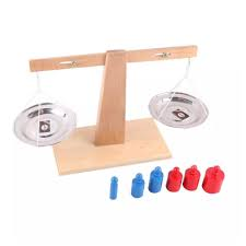 Balance en bois Montessori